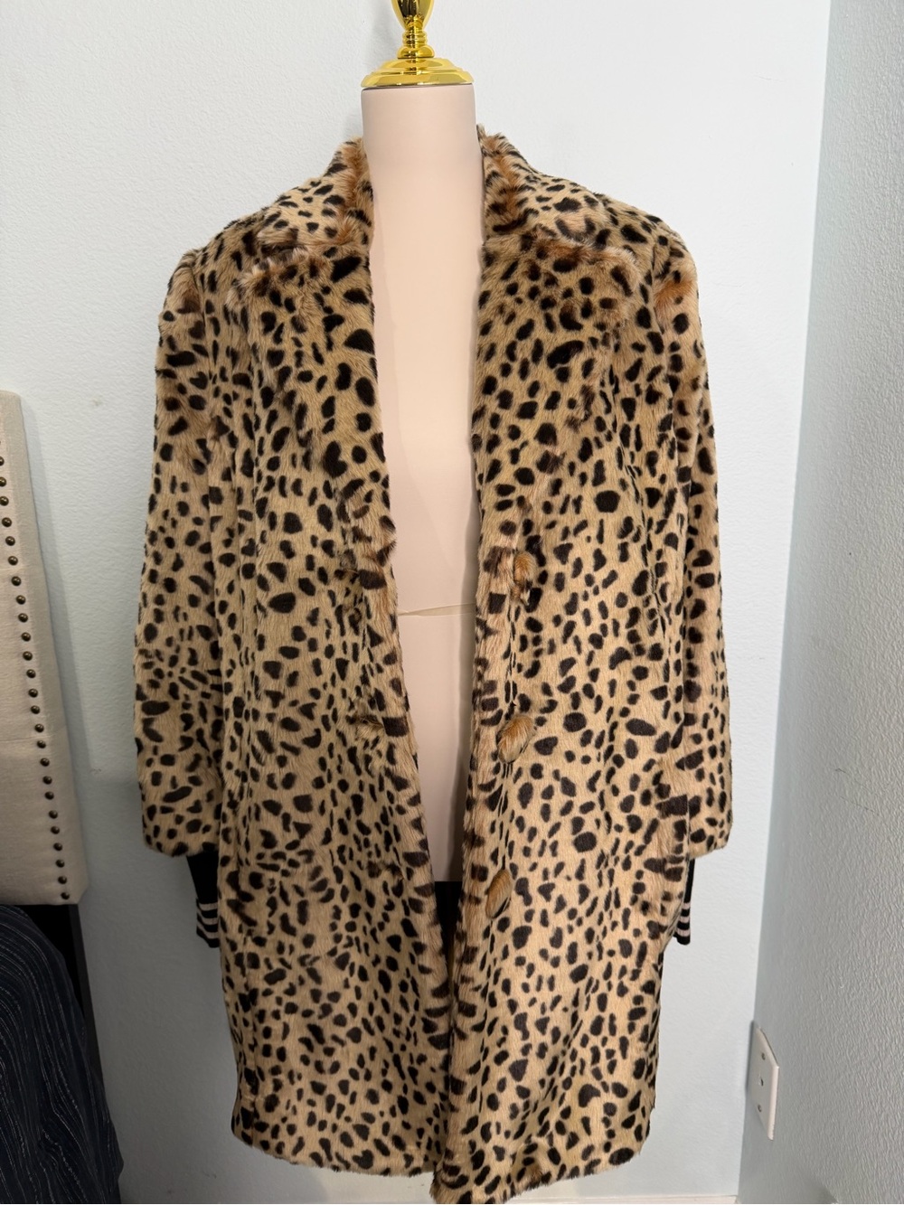 Cabi Faux Fur Jacket - Picture 2 of 4